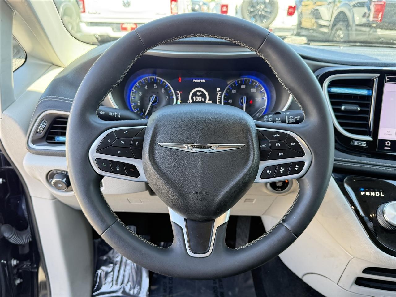 Chrysler Pacifica Touring L FWD 2022