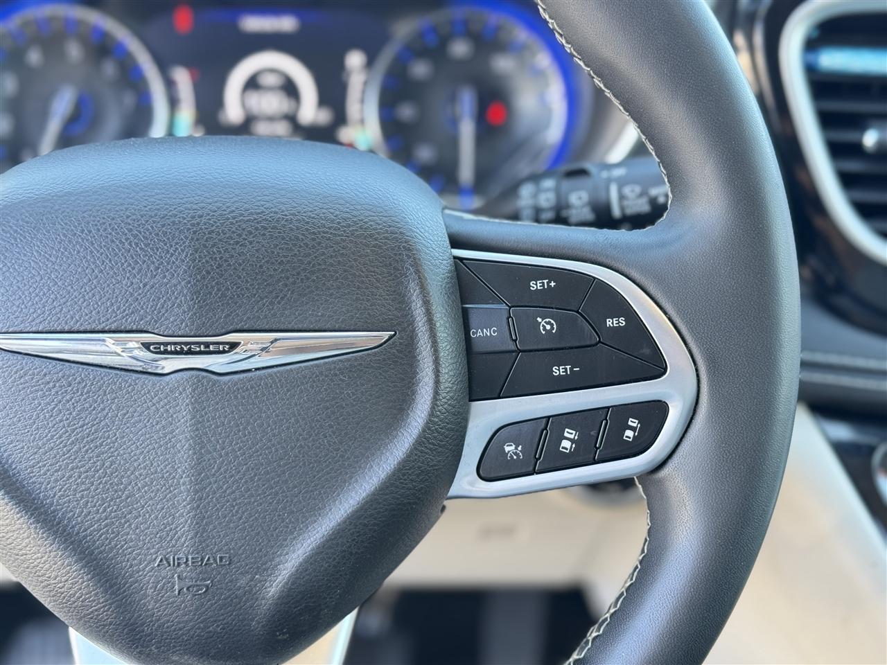 Chrysler Pacifica Touring L FWD 2022