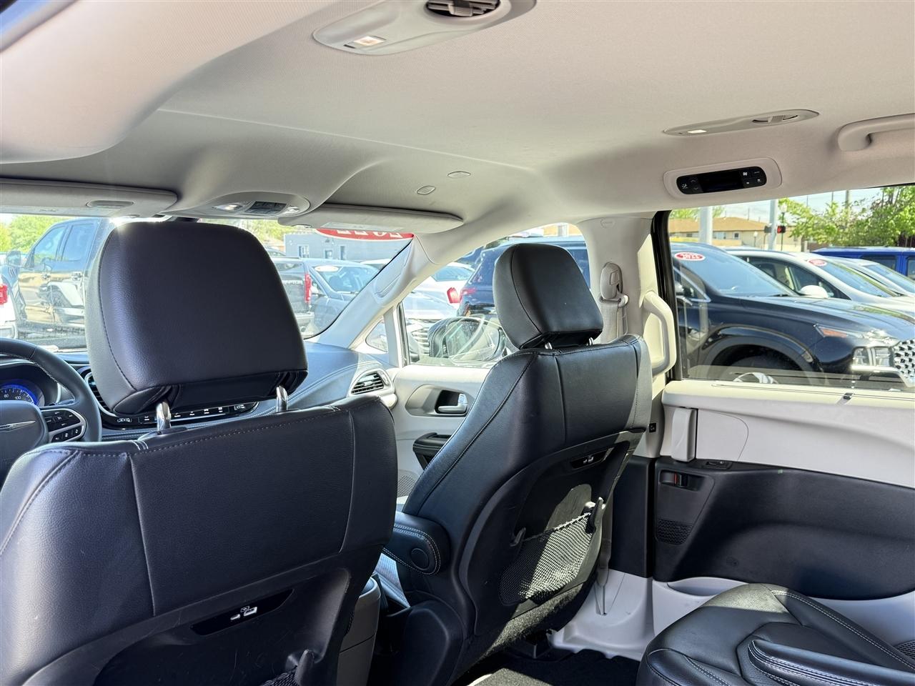 Chrysler Pacifica Touring L FWD 2022