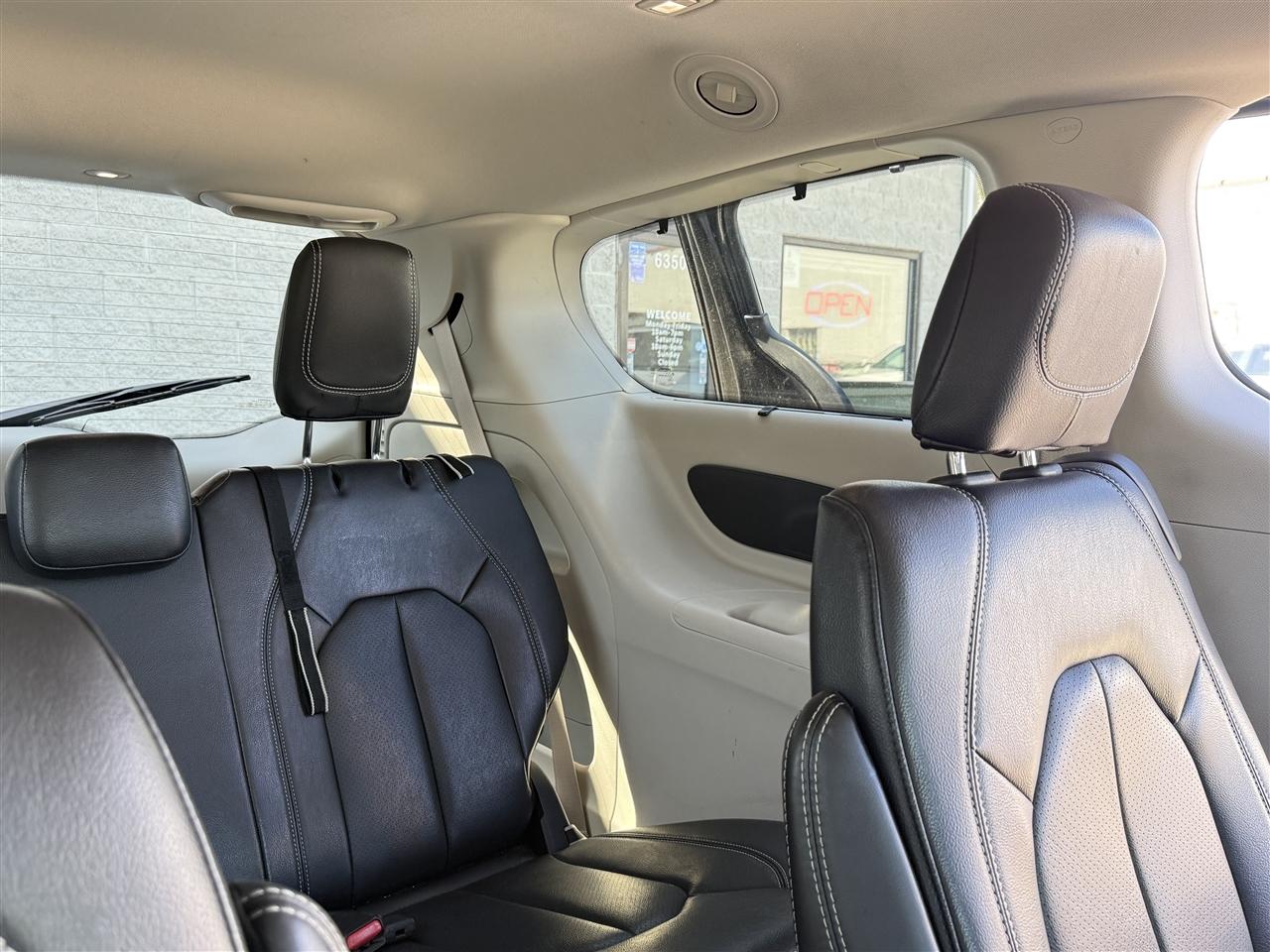 Chrysler Pacifica Touring L FWD 2022