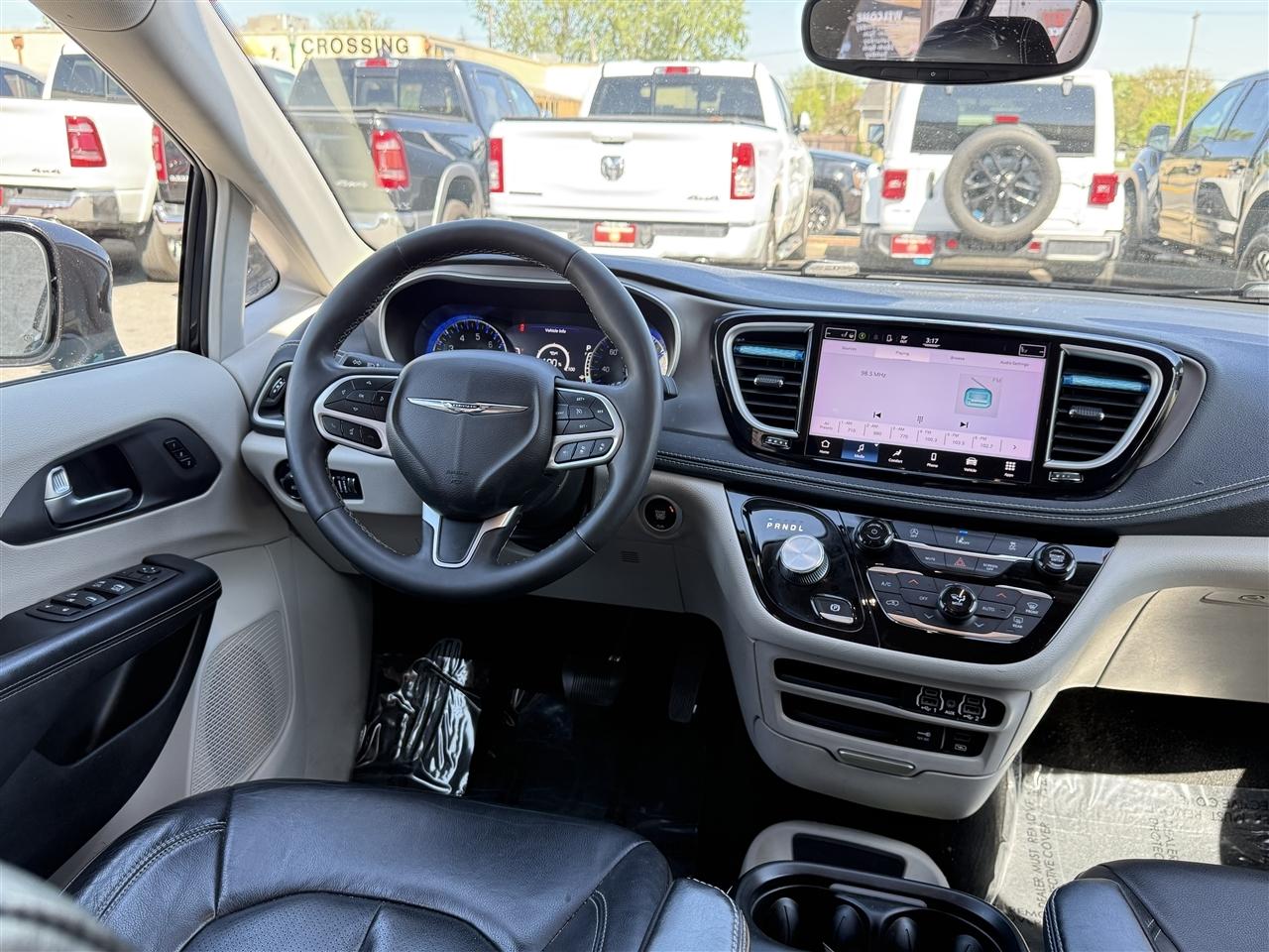 Chrysler Pacifica Touring L FWD 2022