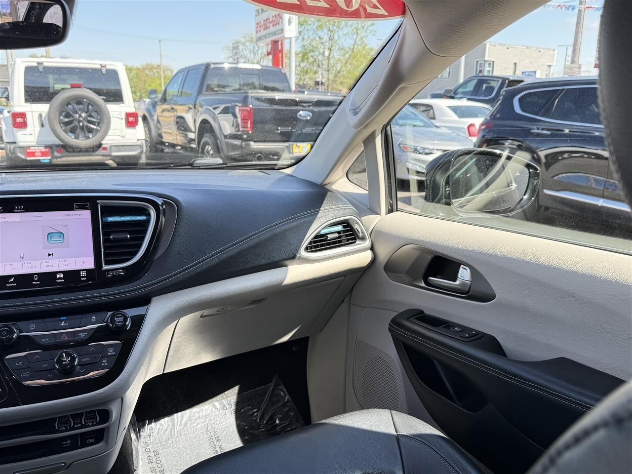 Chrysler Pacifica Touring L FWD 2022