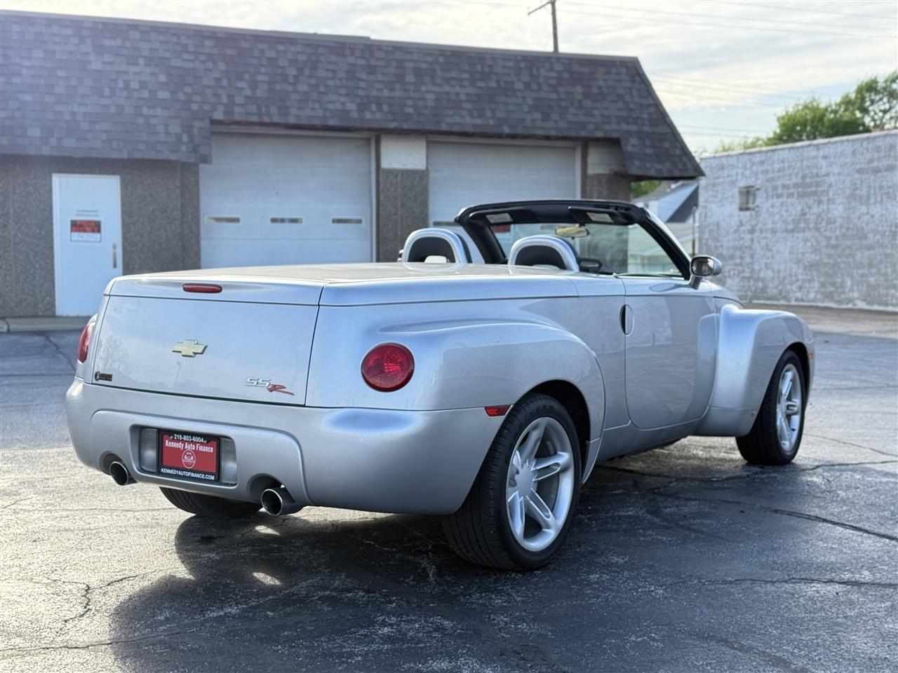Chevrolet SSR Reg Cab 116.0" WB LS 2006