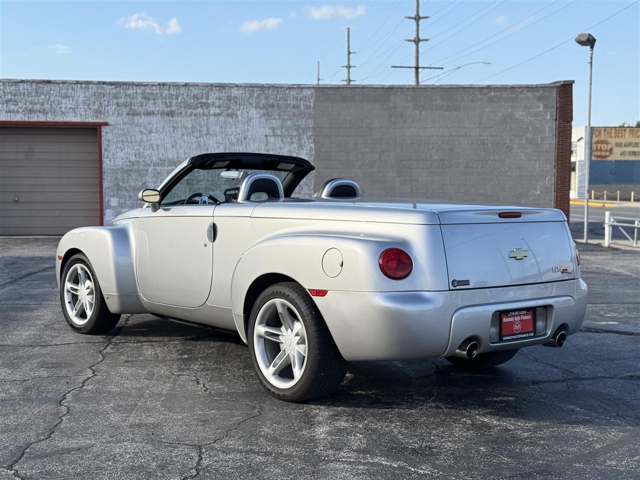Chevrolet SSR Reg Cab 116.0" WB LS 2006