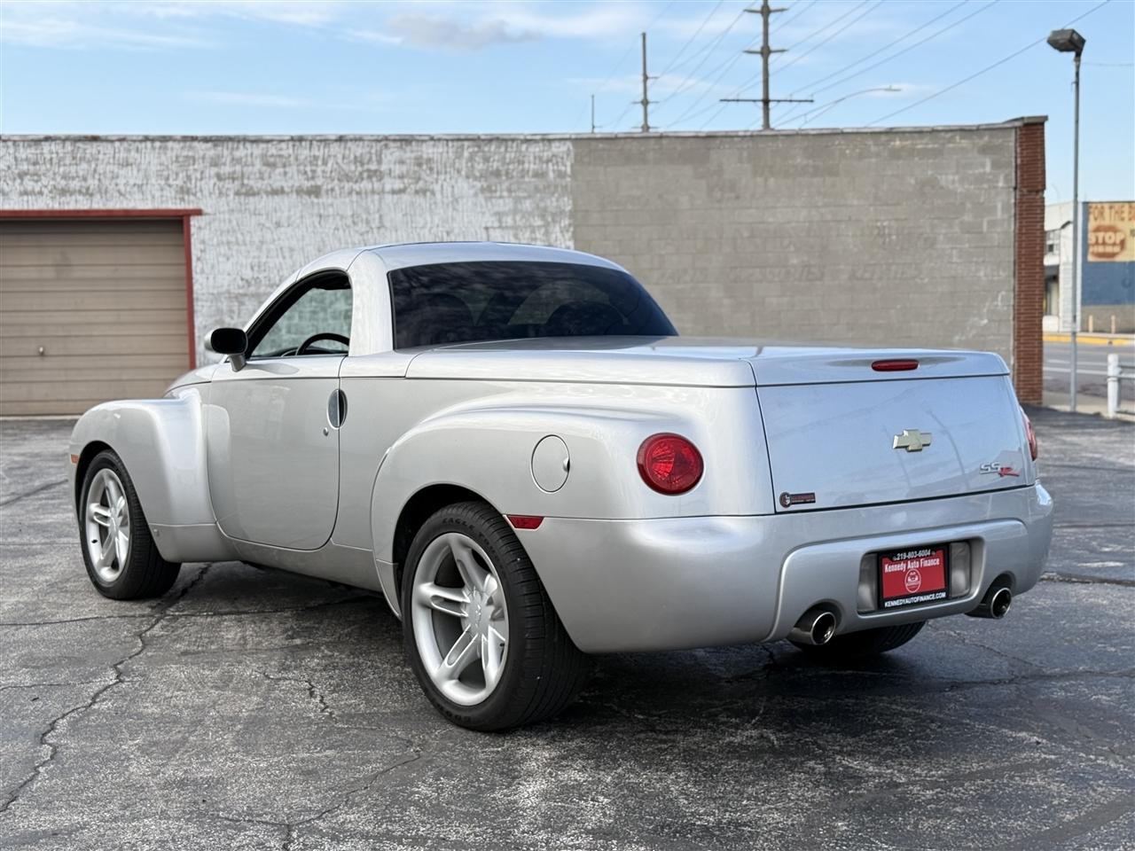 Chevrolet SSR Reg Cab 116.0" WB LS 2006