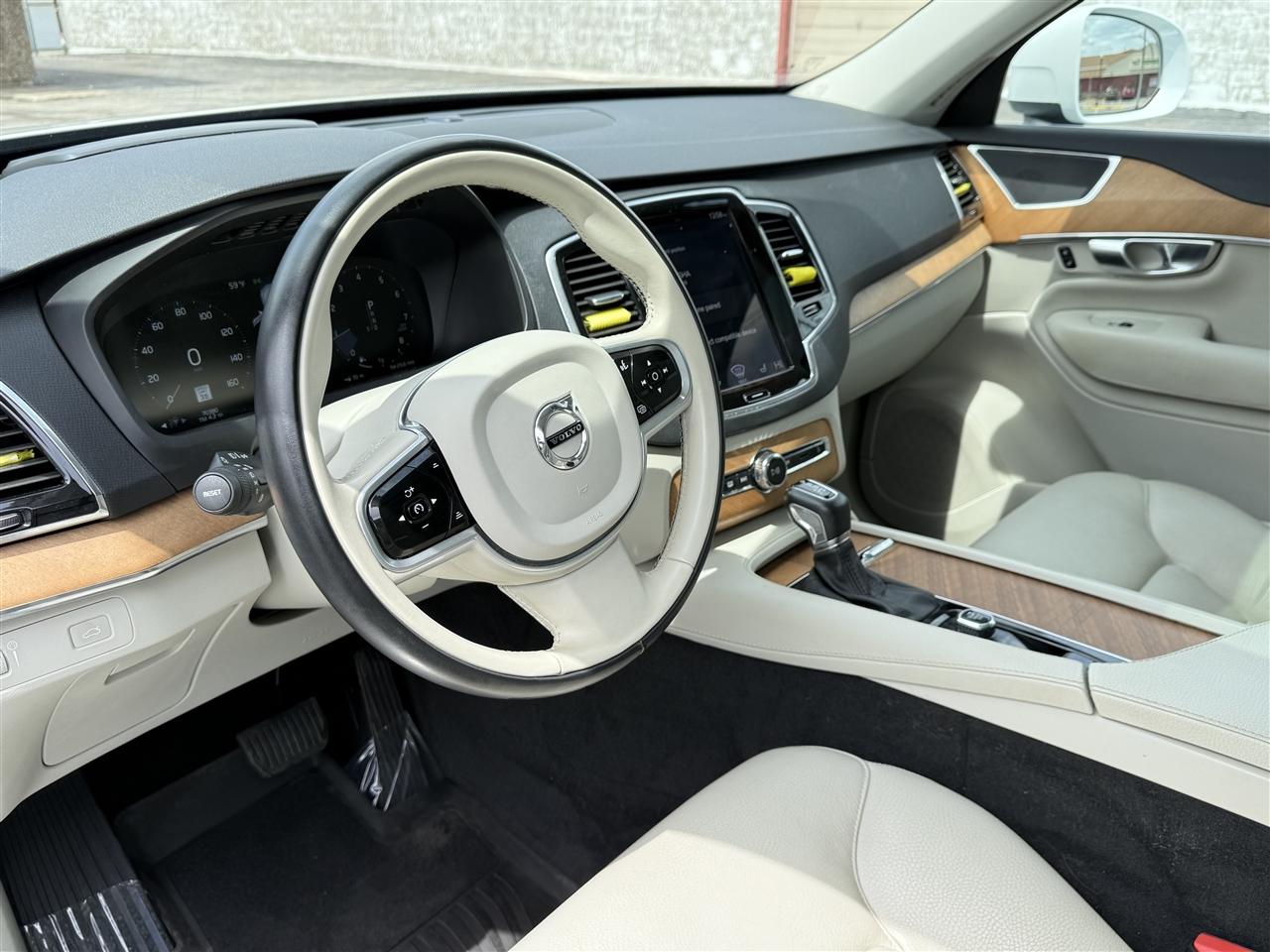 Volvo XC90 T6 AWD Momentum 7P 2022