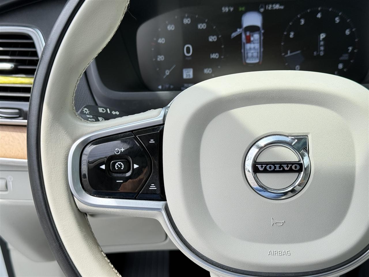 Volvo XC90 T6 AWD Momentum 7P 2022