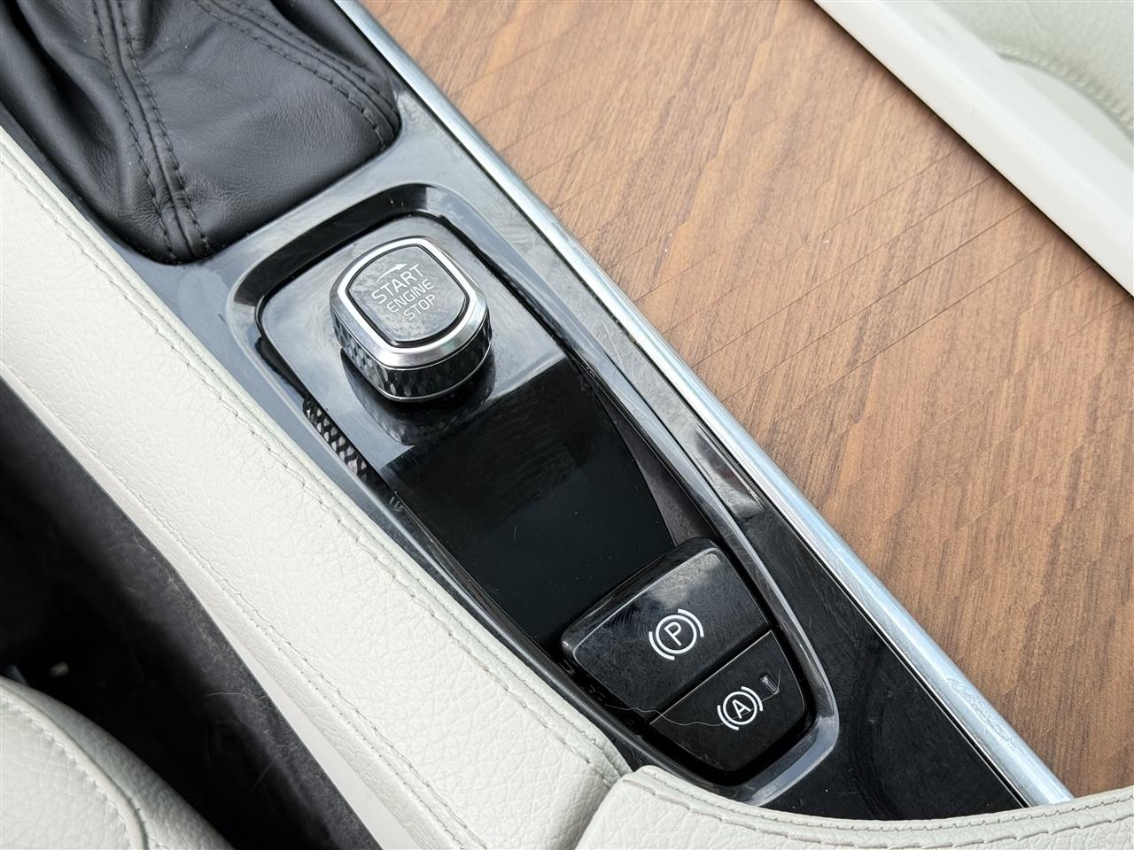 Volvo XC90 T6 AWD Momentum 7P 2022