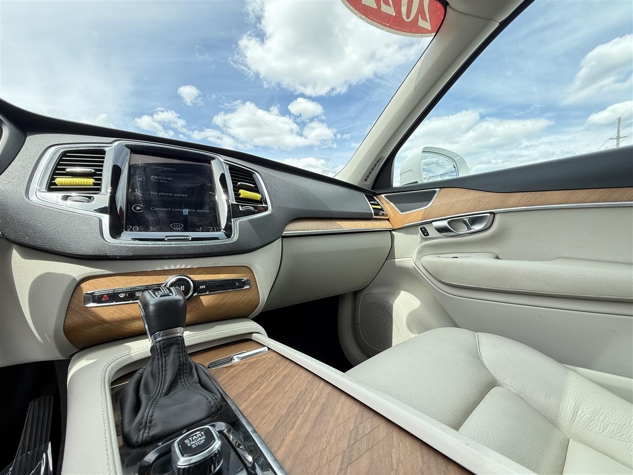 Volvo XC90 T6 AWD Momentum 7P 2022