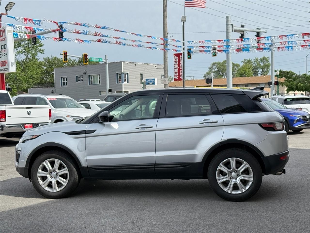 Land Rover Range Rover Evoque 5 Door SE 2017