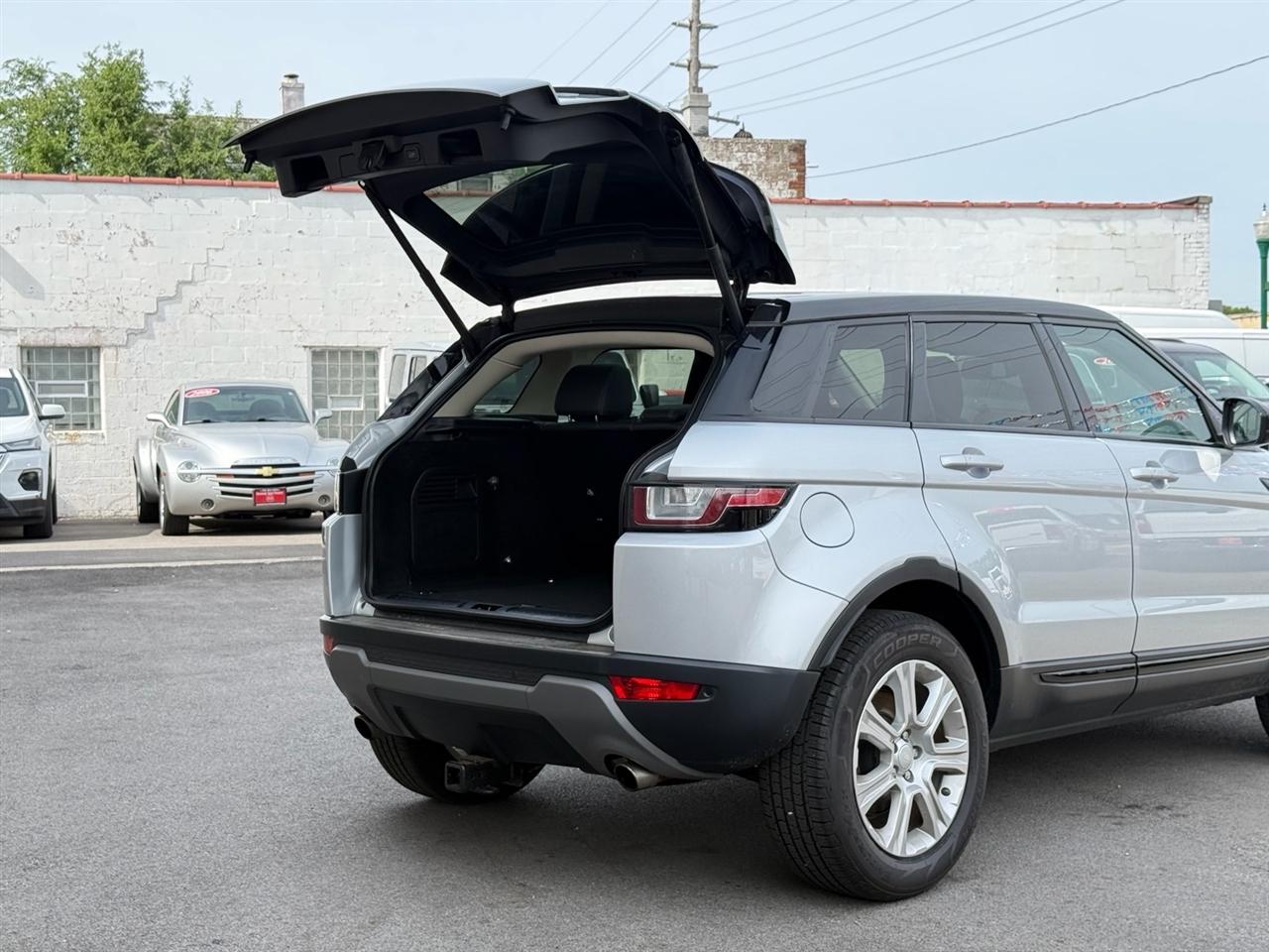 Land Rover Range Rover Evoque 5 Door SE 2017