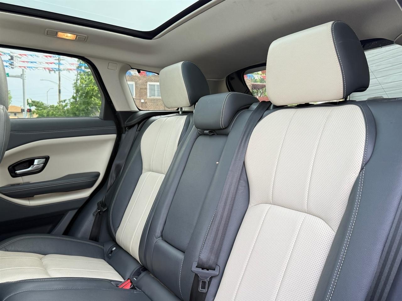 Land Rover Range Rover Evoque 5 Door SE 2017