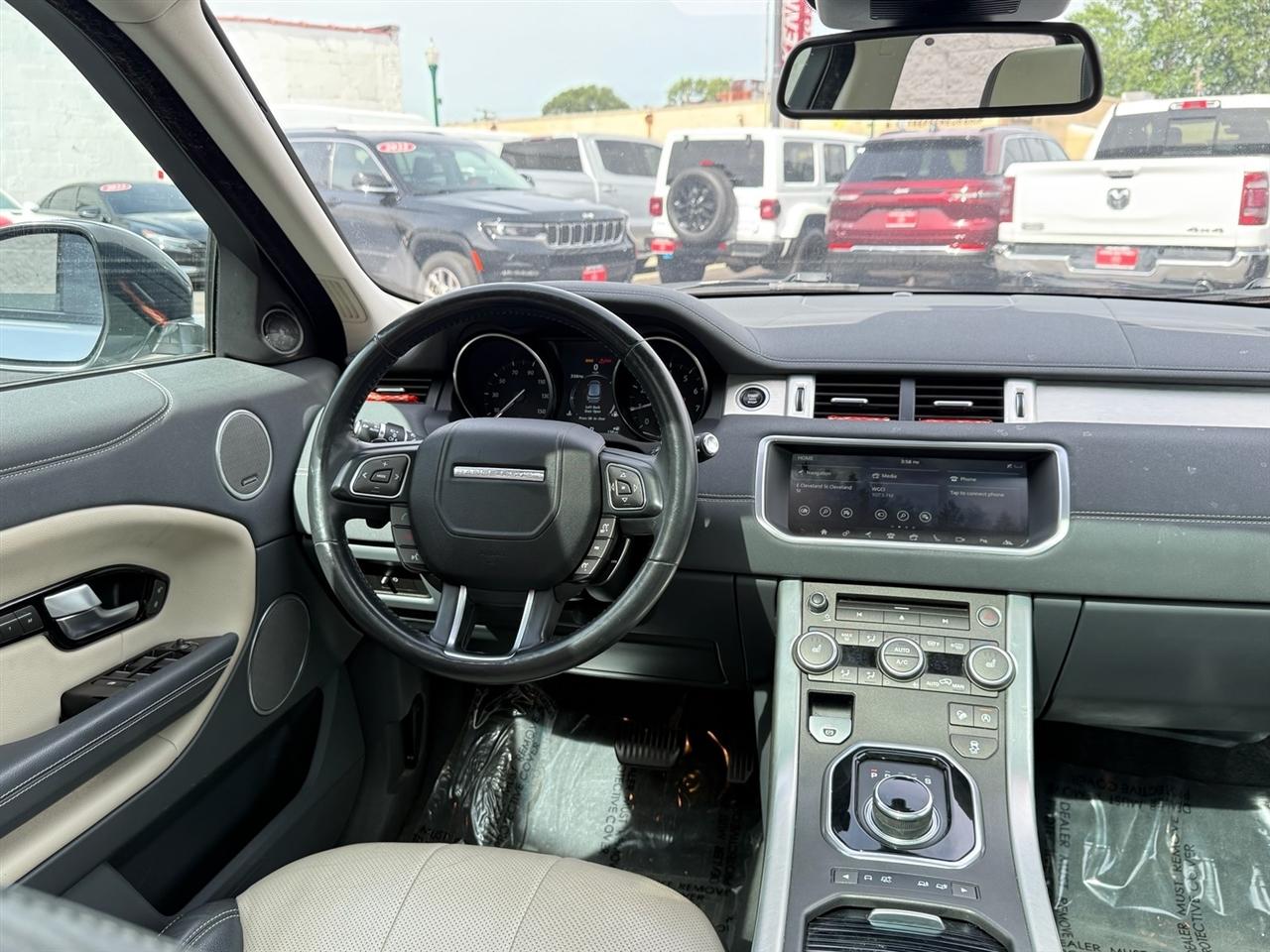 Land Rover Range Rover Evoque 5 Door SE 2017