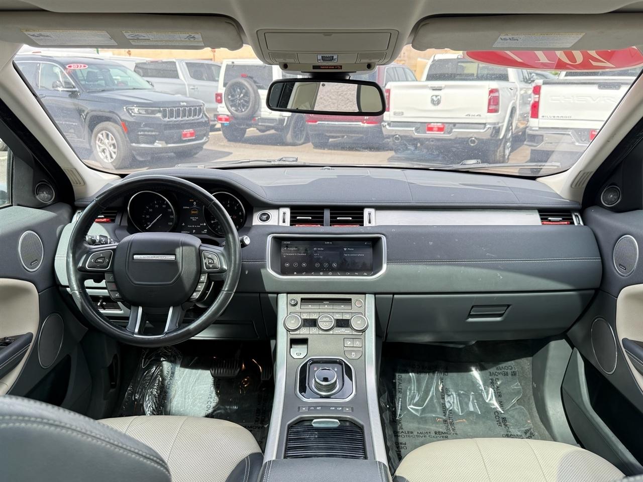 Land Rover Range Rover Evoque 5 Door SE 2017