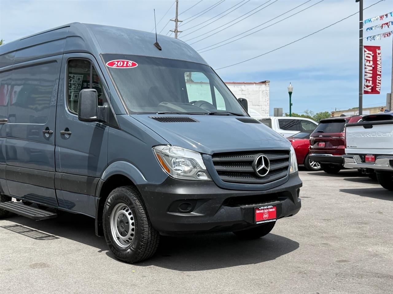 Mercedes-Benz Sprinter Cargo Van 2500 Standard Roof V6 144" Worker RWD 2018