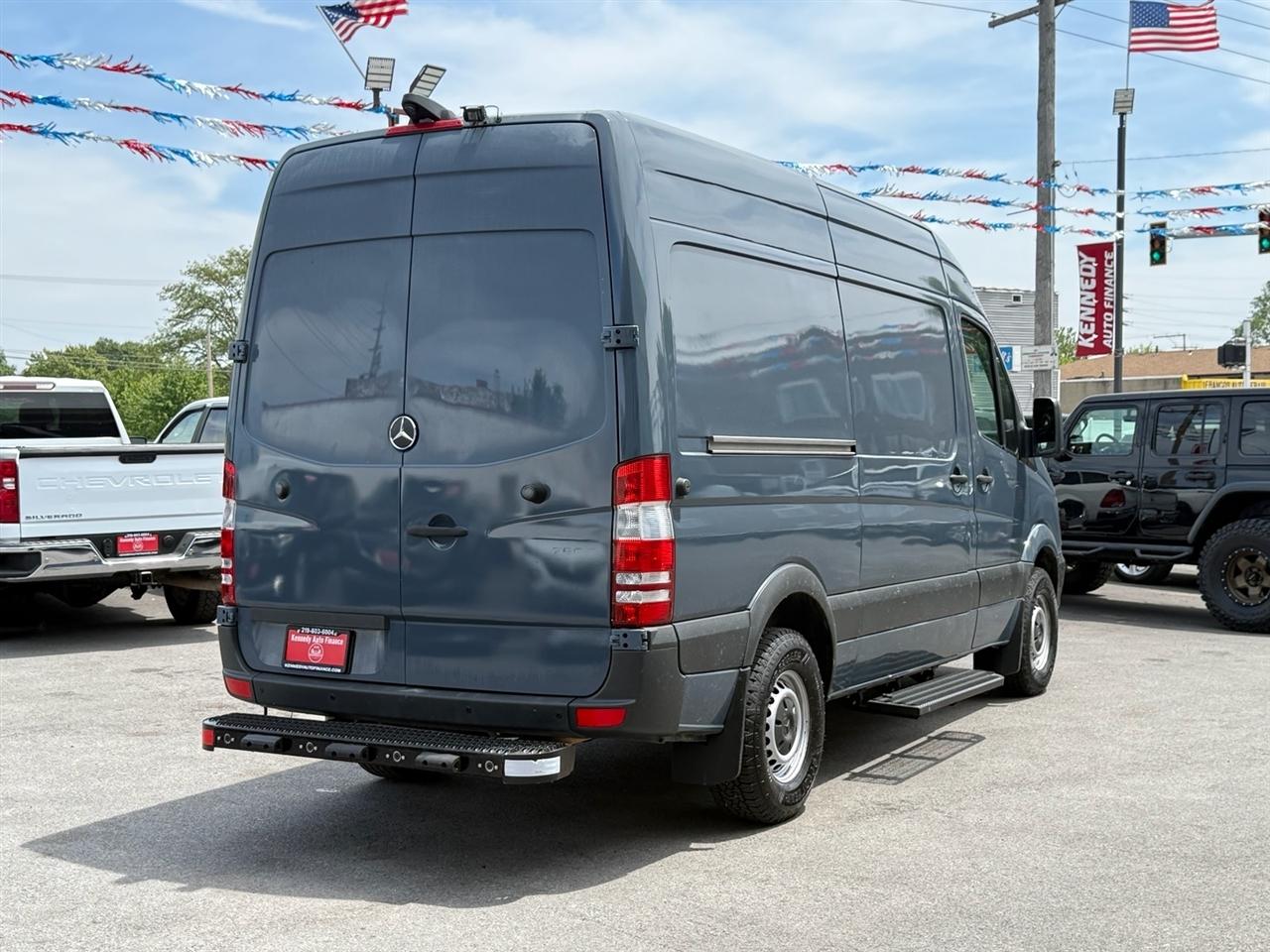Mercedes-Benz Sprinter Cargo Van 2500 Standard Roof V6 144" Worker RWD 2018