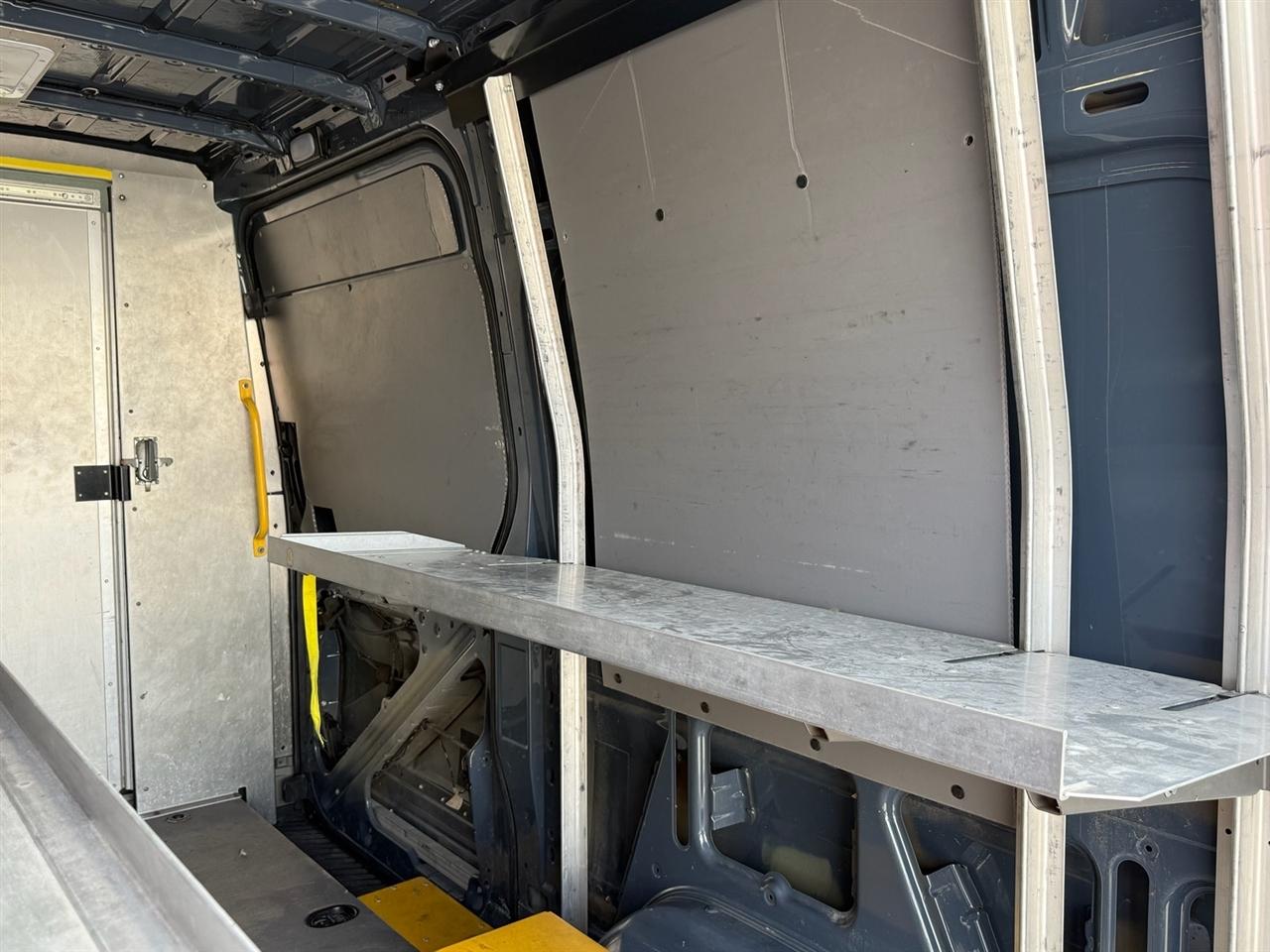 Mercedes-Benz Sprinter Cargo Van 2500 Standard Roof V6 144" Worker RWD 2018