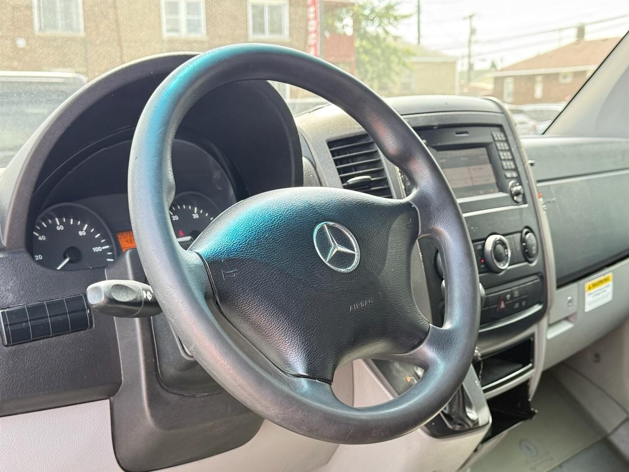 Mercedes-Benz Sprinter Cargo Van 2500 Standard Roof V6 144" Worker RWD 2018