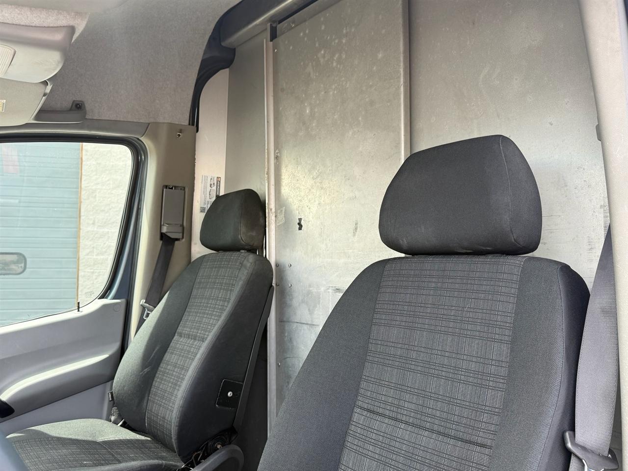Mercedes-Benz Sprinter Cargo Van 2500 Standard Roof V6 144" Worker RWD 2018