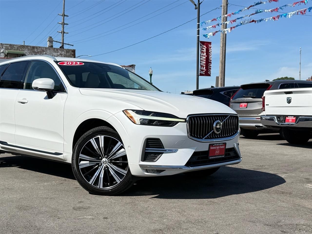 Volvo XC60 B5 FWD Plus Bright Theme 2023