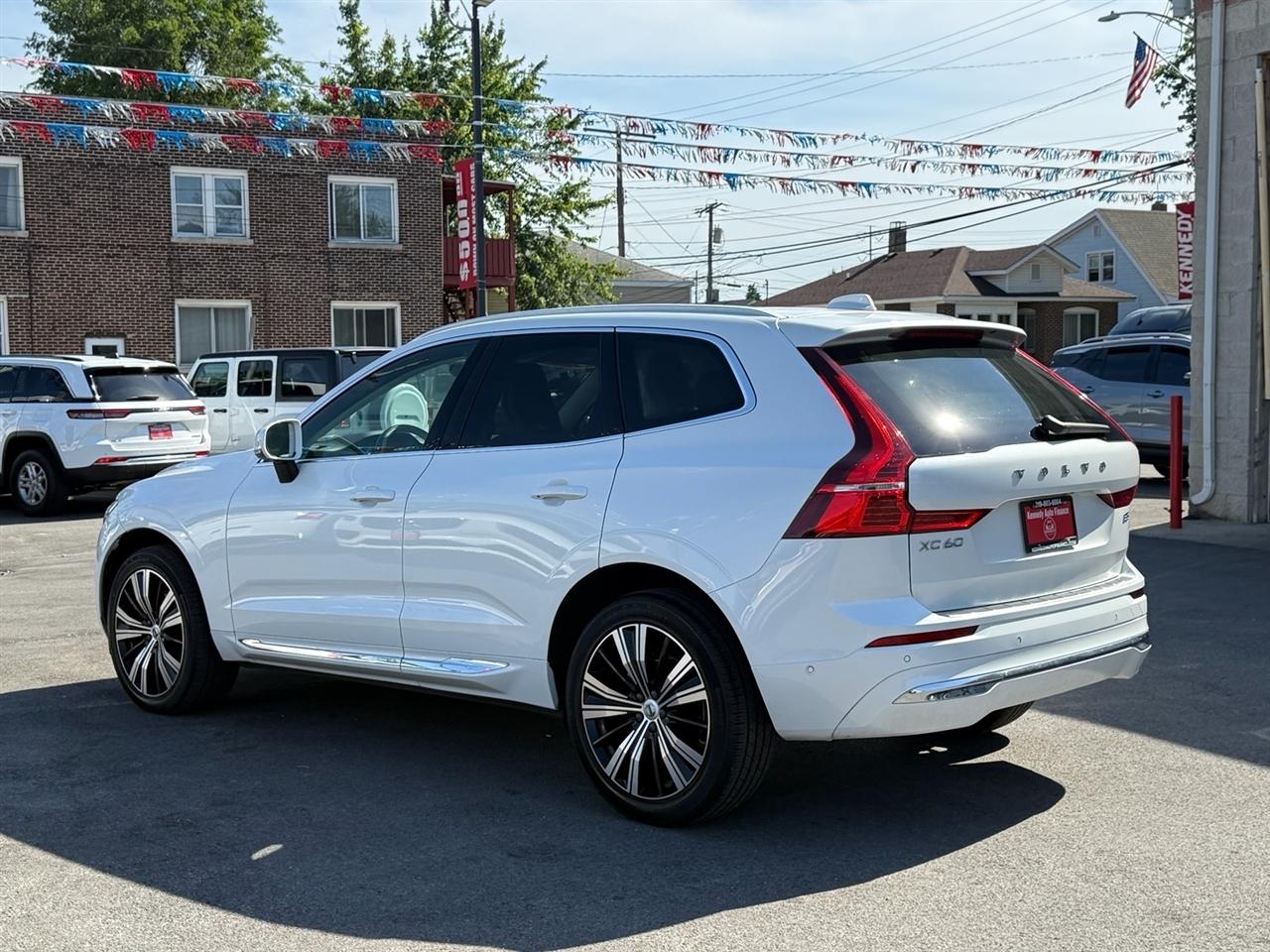 Volvo XC60 B5 FWD Plus Bright Theme 2023