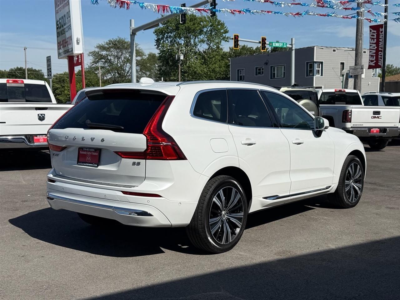 Volvo XC60 B5 FWD Plus Bright Theme 2023