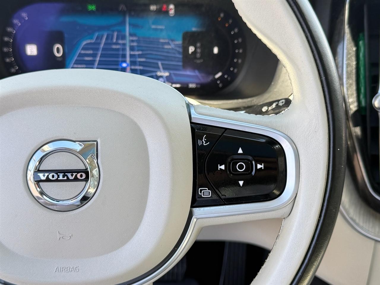 Volvo XC60 B5 FWD Plus Bright Theme 2023