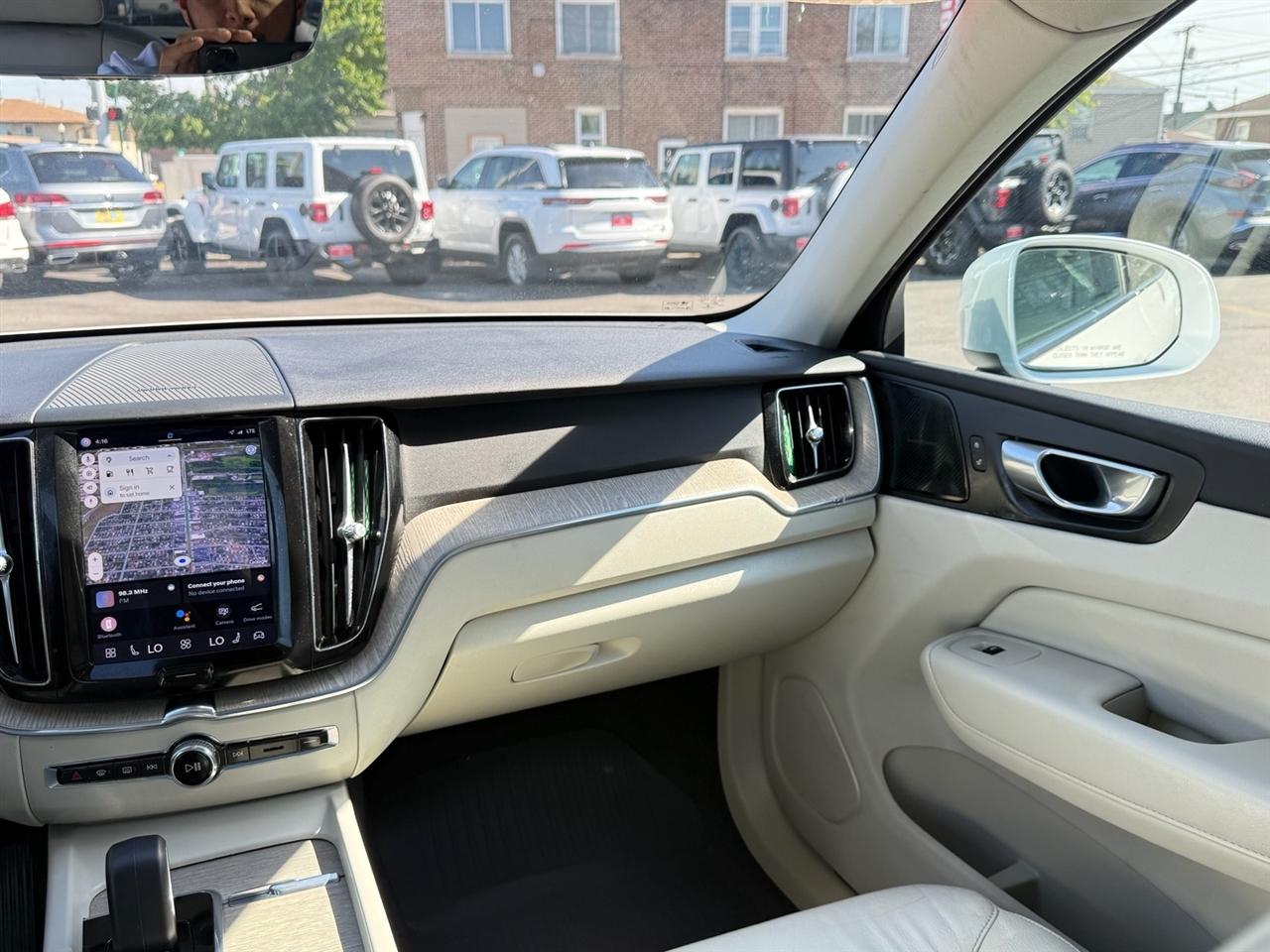 Volvo XC60 B5 FWD Plus Bright Theme 2023
