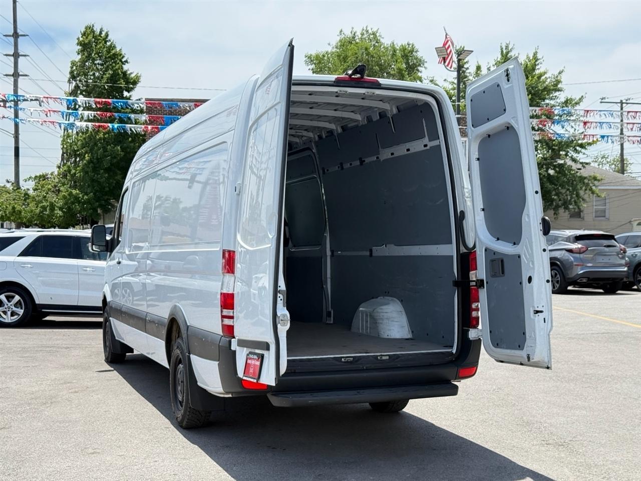 Mercedes-Benz Sprinter Cargo Van 2500 High Roof V6 170" Worker RWD 2017