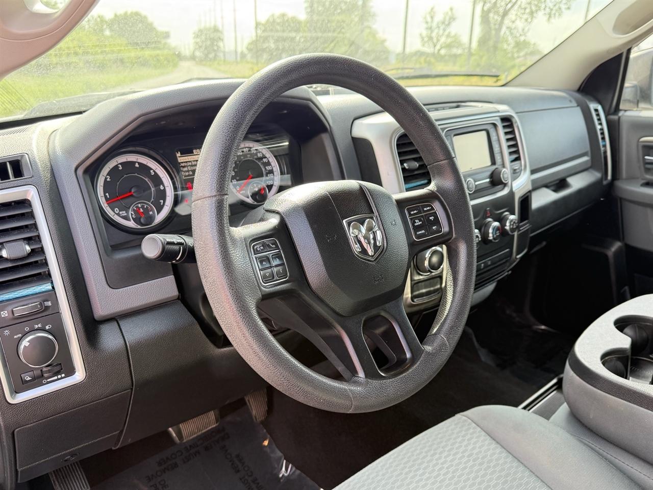 RAM 1500 Classic SLT 4x2 Crew Cab 6'4" Box 2020