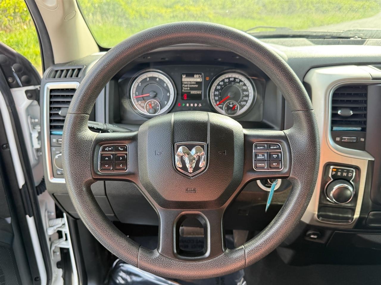 RAM 1500 Classic SLT 4x2 Crew Cab 6'4" Box 2020