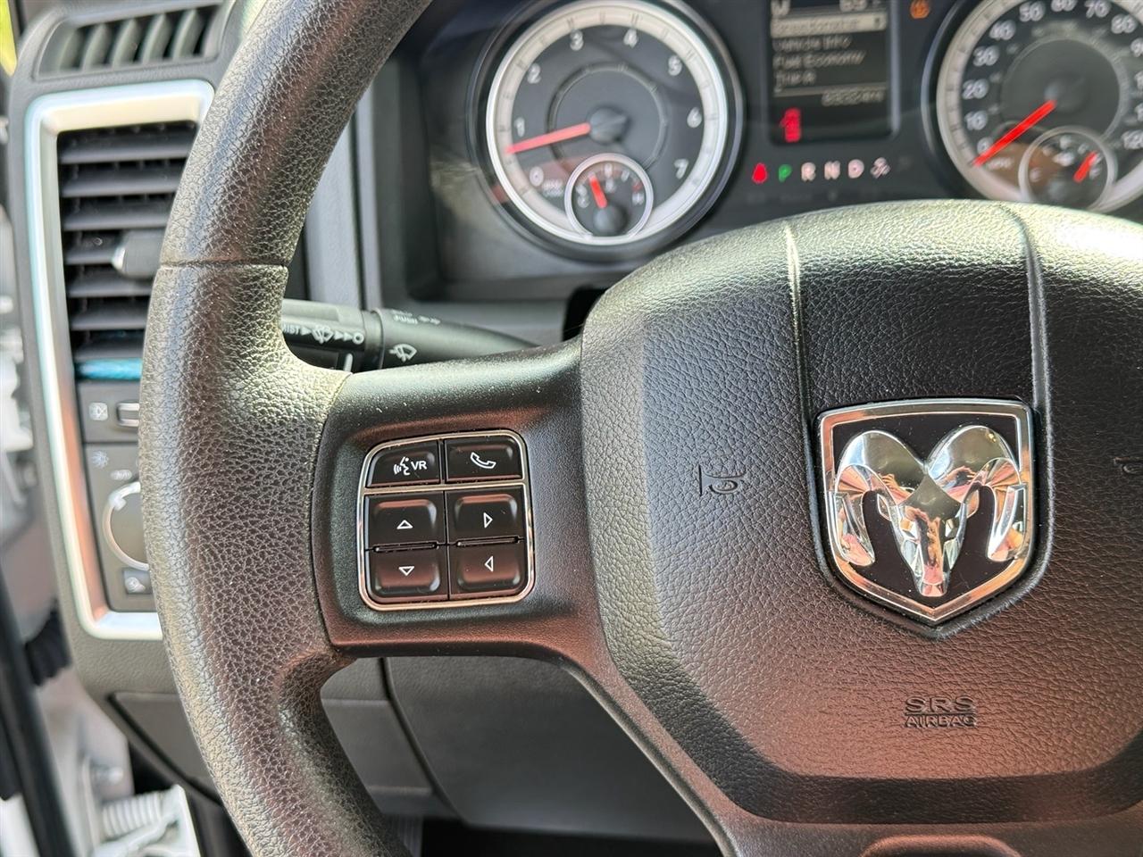 RAM 1500 Classic SLT 4x2 Crew Cab 6'4" Box 2020