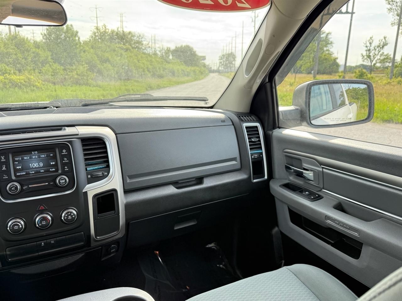 RAM 1500 Classic SLT 4x2 Crew Cab 6'4" Box 2020
