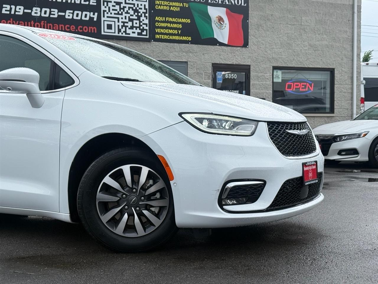 Chrysler Pacifica Hybrid Touring L FWD 2022
