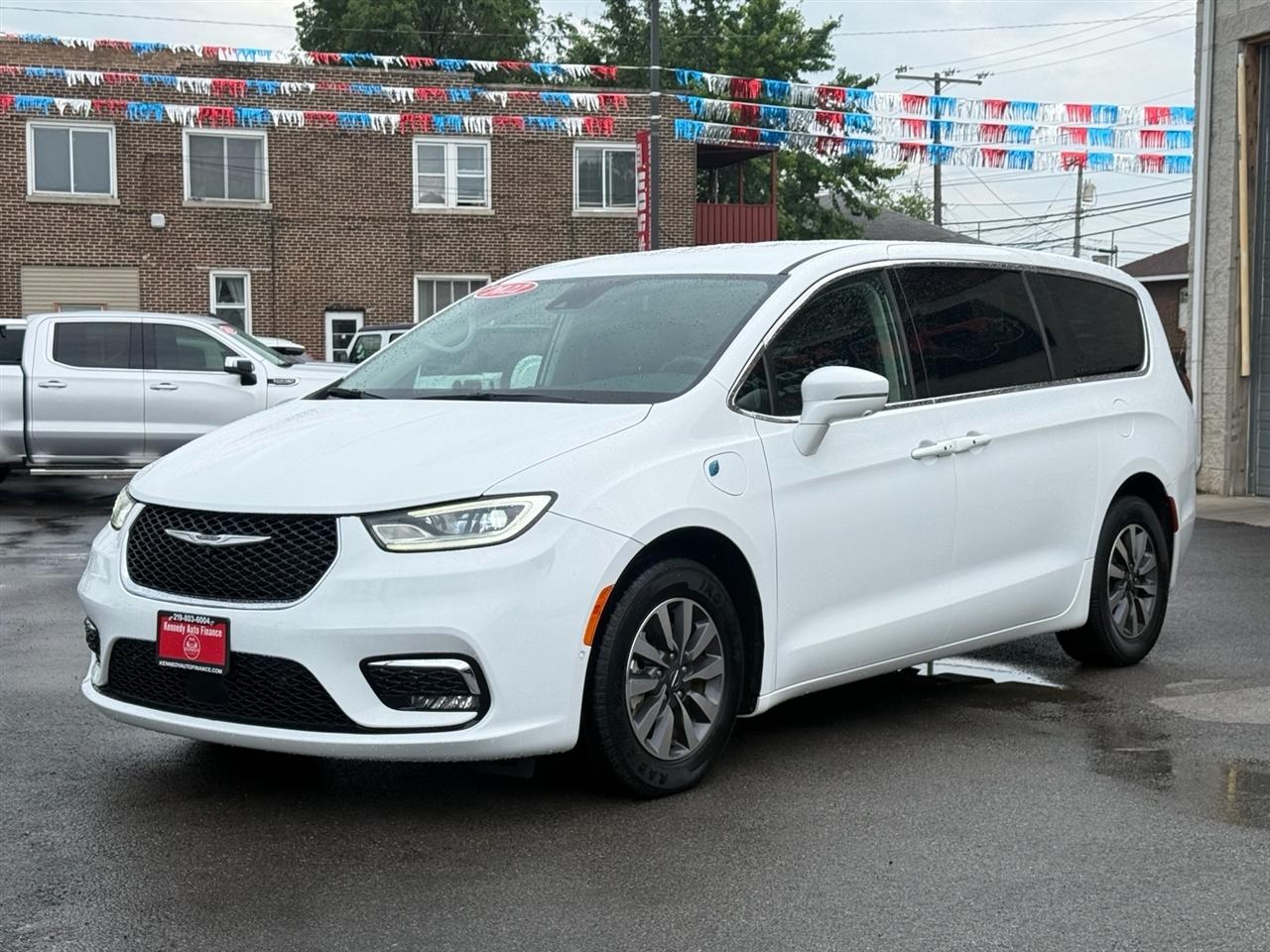 Chrysler Pacifica Hybrid Touring L FWD 2022