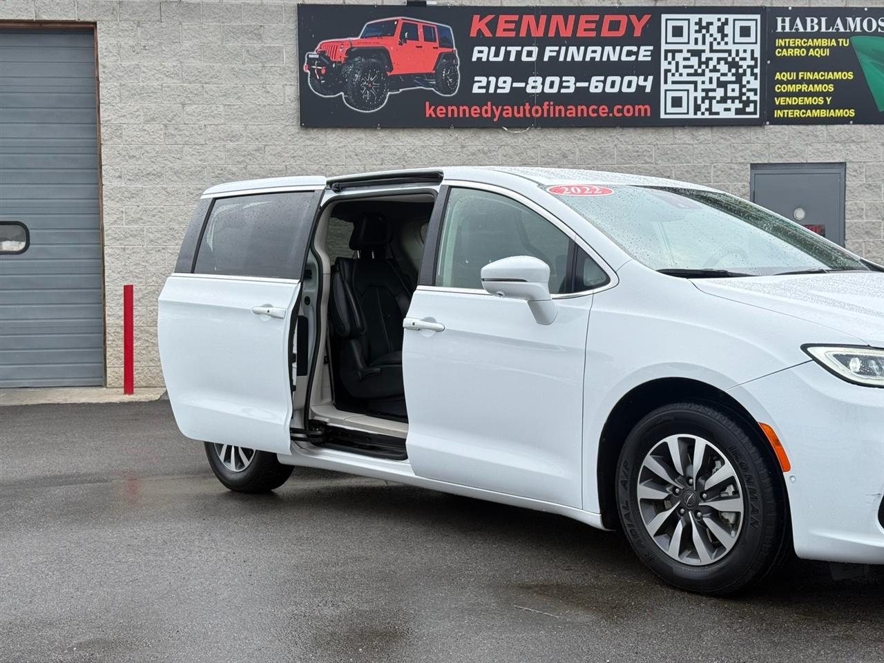 Chrysler Pacifica Hybrid Touring L FWD 2022