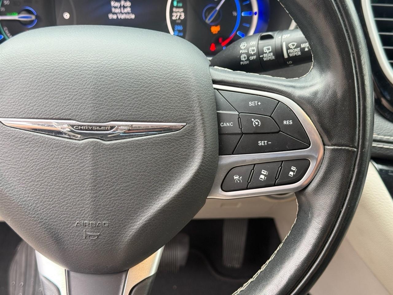 Chrysler Pacifica Hybrid Touring L FWD 2022