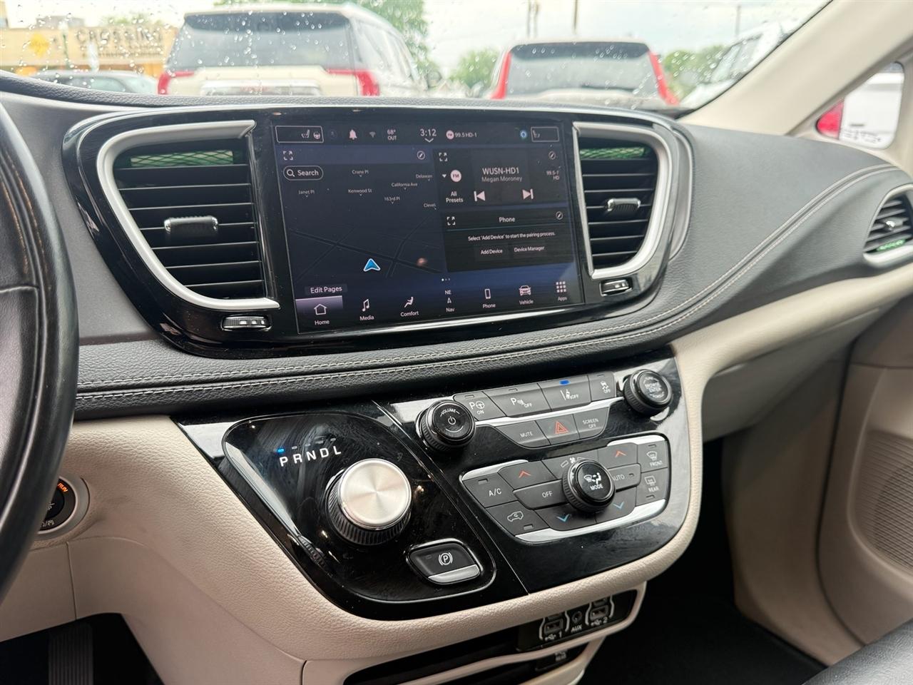 Chrysler Pacifica Hybrid Touring L FWD 2022