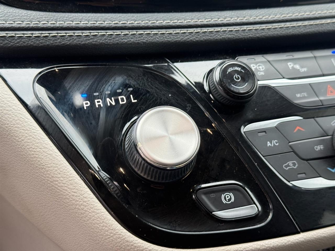 Chrysler Pacifica Hybrid Touring L FWD 2022