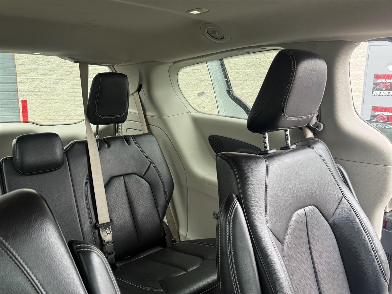 Chrysler Pacifica Hybrid Touring L FWD 2022