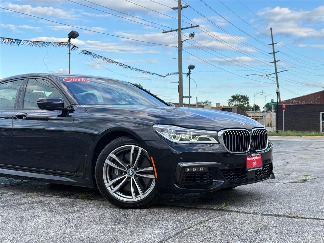 BMW 7 Series 4dr Sdn 750i xDrive AWD 2016