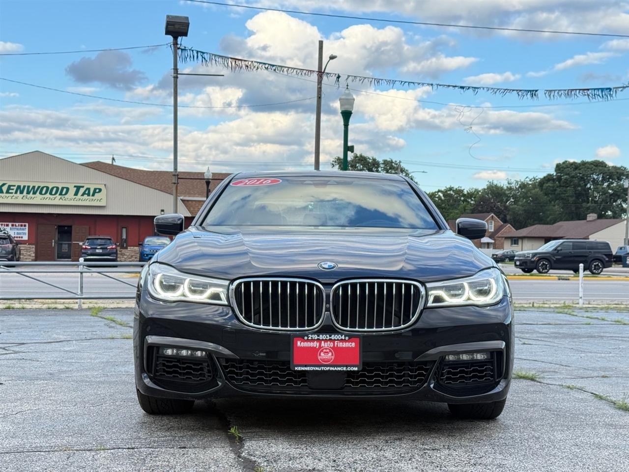 BMW 7 Series 4dr Sdn 750i xDrive AWD 2016