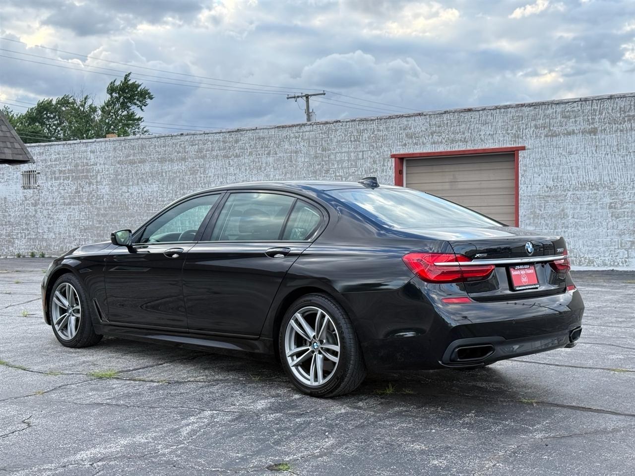 BMW 7 Series 4dr Sdn 750i xDrive AWD 2016