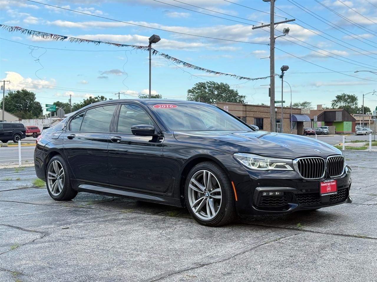 BMW 7 Series 4dr Sdn 750i xDrive AWD 2016