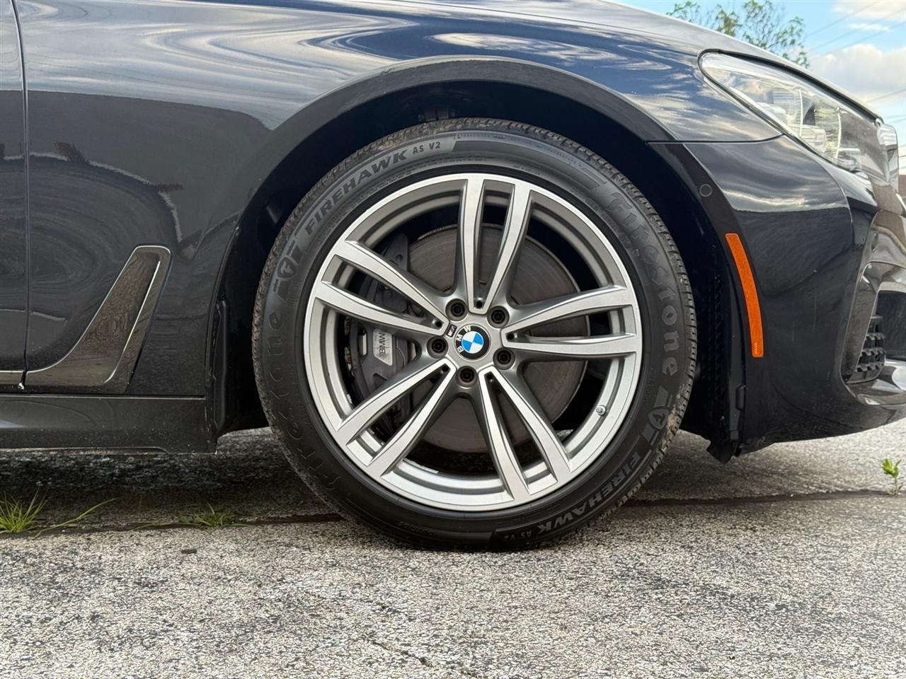 BMW 7 Series 4dr Sdn 750i xDrive AWD 2016