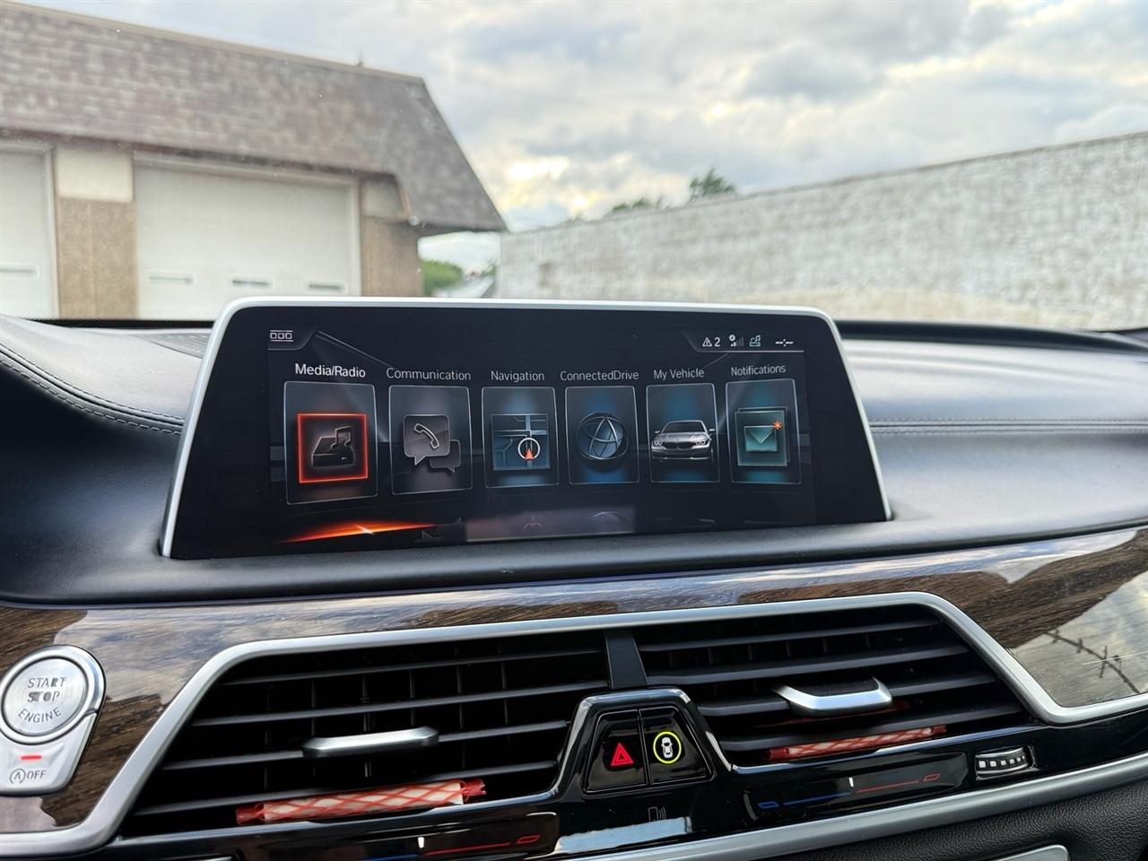 BMW 7 Series 4dr Sdn 750i xDrive AWD 2016
