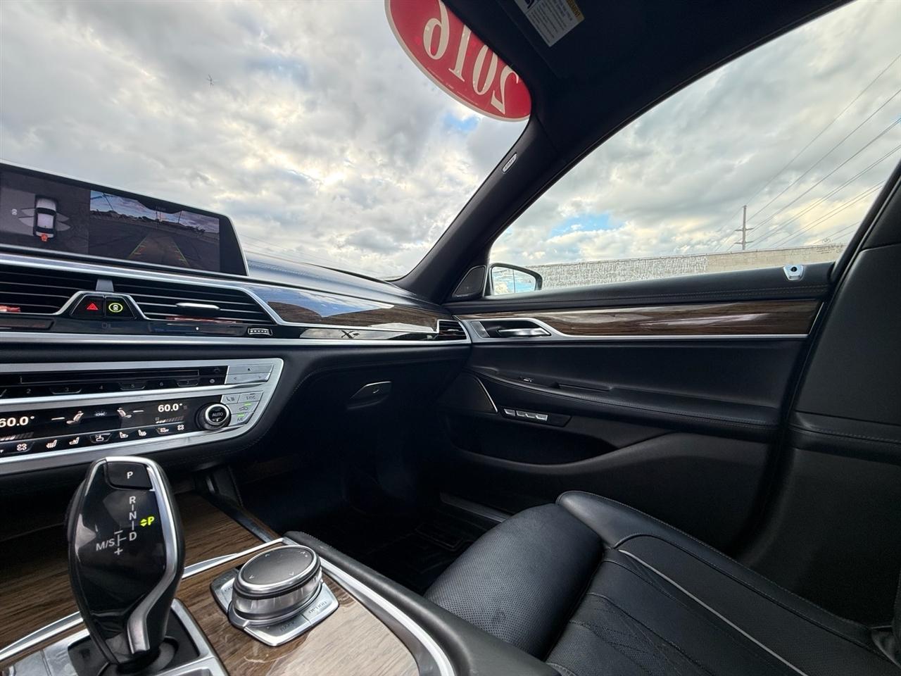 BMW 7 Series 4dr Sdn 750i xDrive AWD 2016