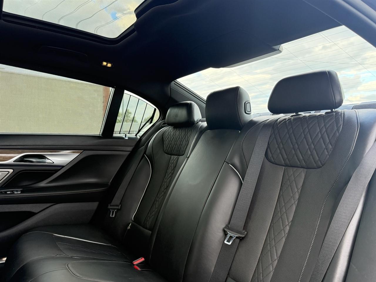 BMW 7 Series 4dr Sdn 750i xDrive AWD 2016