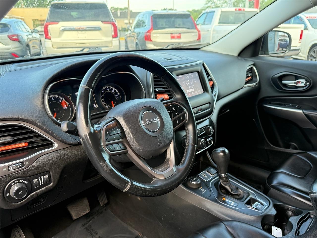 Jeep Cherokee Latitude Plus 4x4 2019