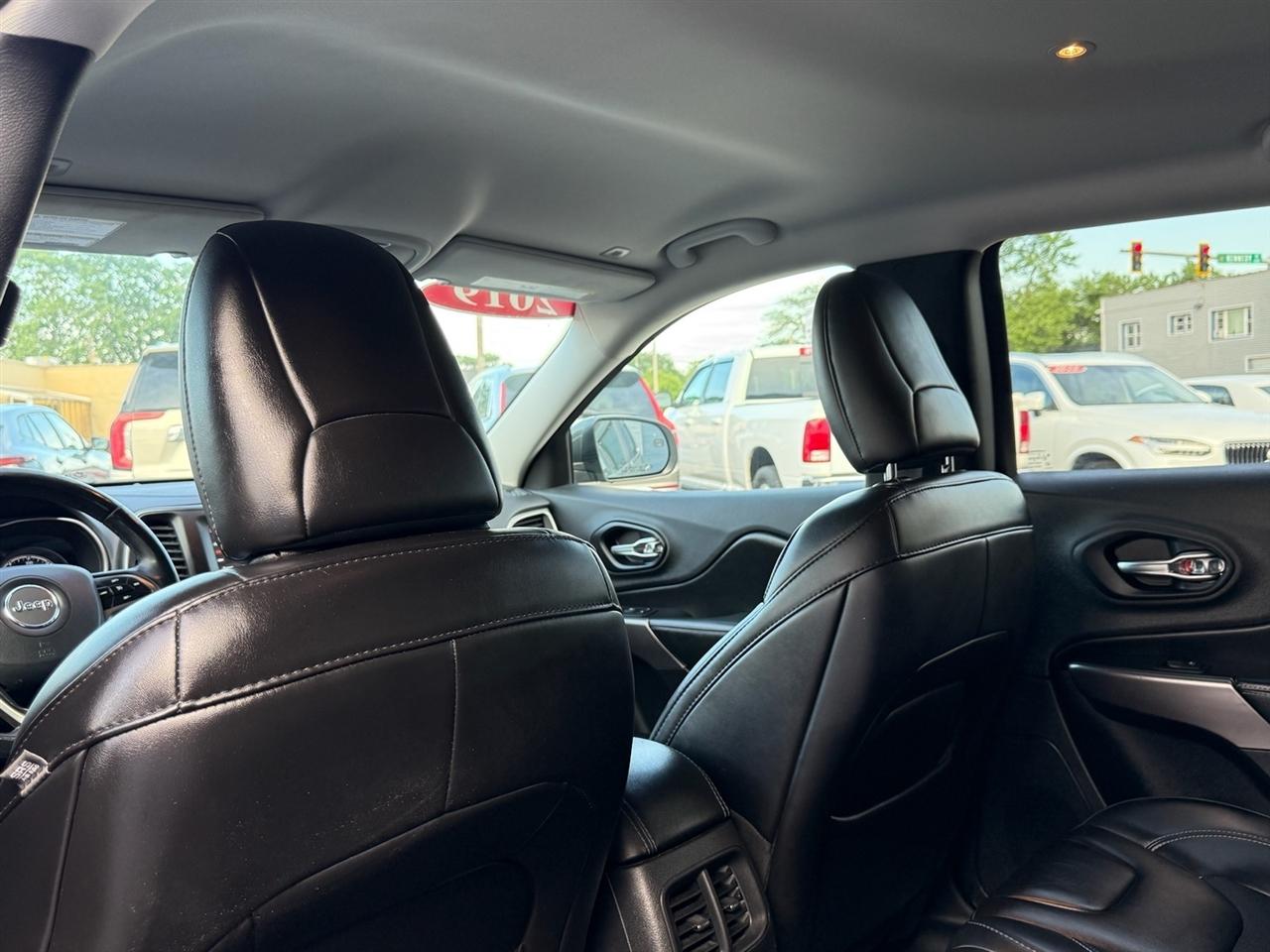 Jeep Cherokee Latitude Plus 4x4 2019